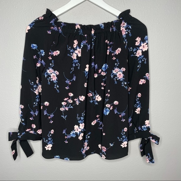 ❤️ SALE NWT Philosophy Floral Blouse - Picture 2 of 8